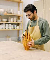 İlitya Ceramic Studio’da el yapımı seramik yapımı